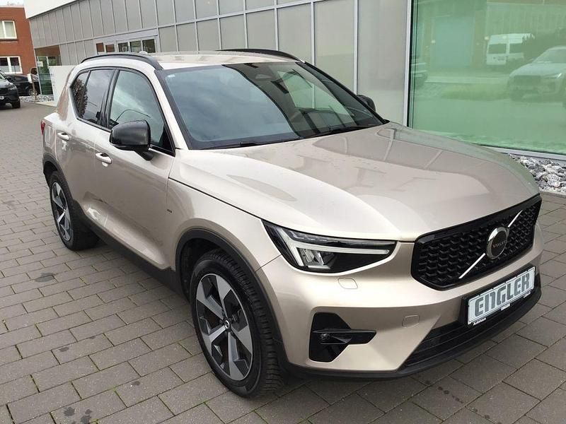 Gebraucht Volvo XC40 Plus 163 PS (119 kW) 2022 Bright dusk SUV