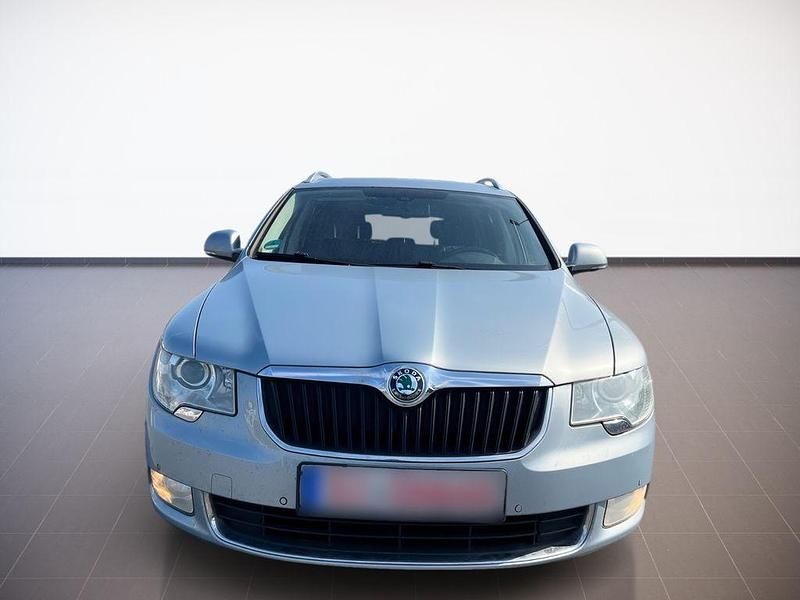 Gebraucht Skoda Superb Elegance 160 PS (117 kW) 2011 Blau Kombi