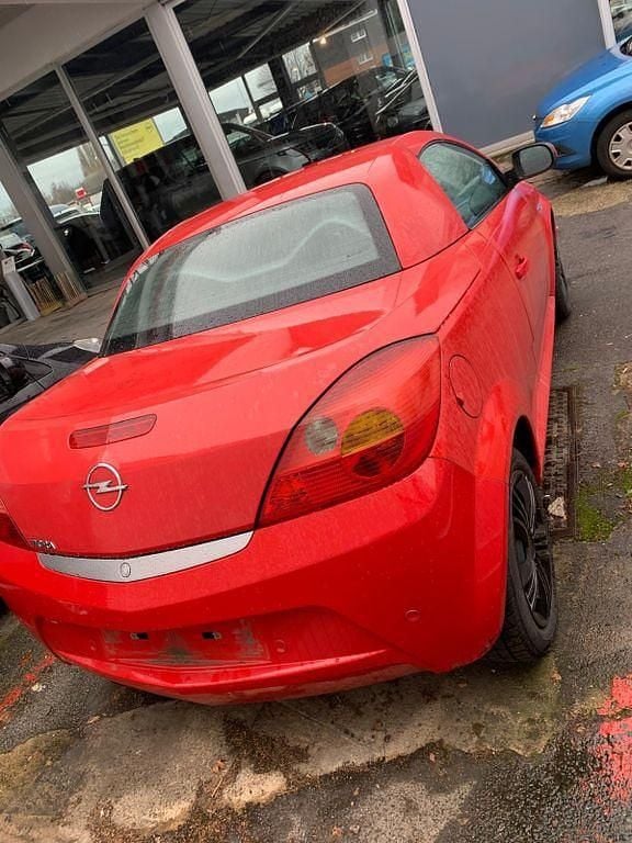 Gebraucht Opel Tigra 90 PS (66 kW) 2006 Rot Cabrio