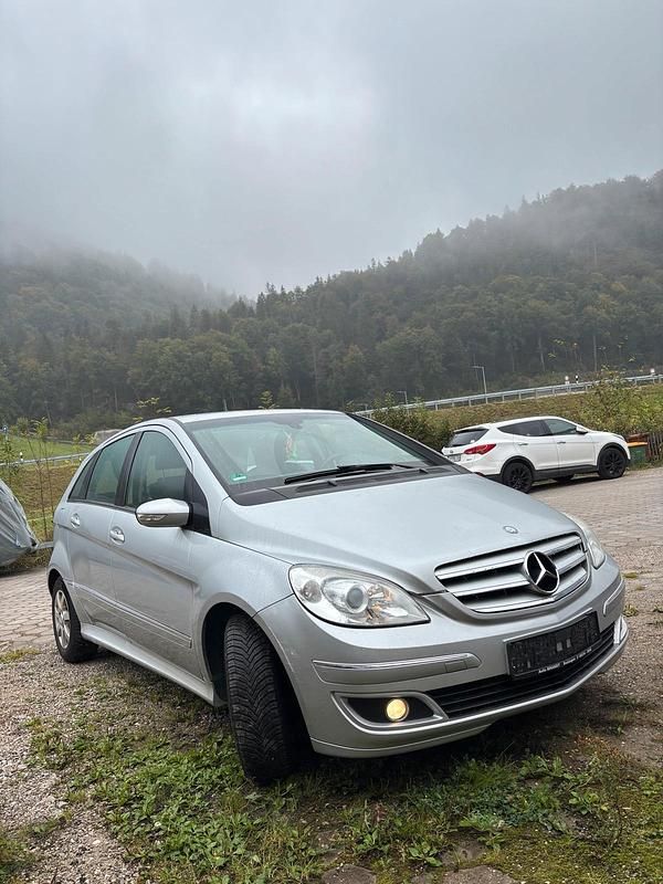Silber Gebraucht 2008 Mercedes B170 Van / Kleinbus | 2.300 € (Guter Preis) - Bild 1/4