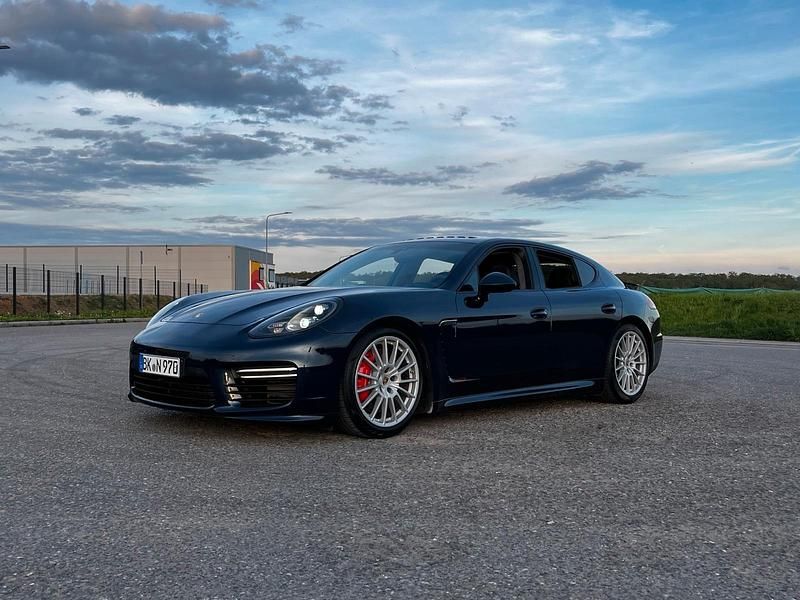 Blau Gebraucht 2014 Porsche Panamera GTS Limousine | 42.500 € (Teuer) - Bild 1/4