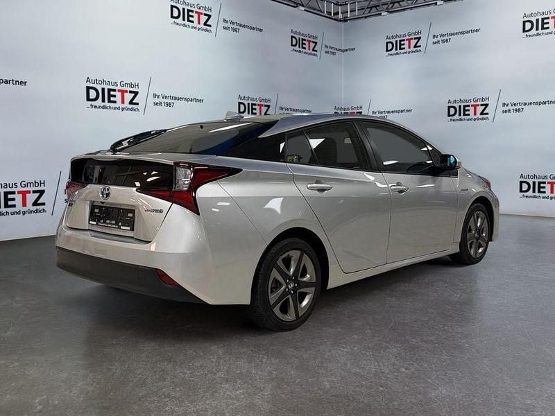 Gebraucht Toyota Prius Comfort 122 PS (89 kW) 2019 Silber Kleinwagen