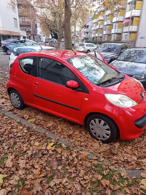 Gebraucht Peugeot 107 68 PS (50 kW) 2005 Rot Kleinwagen