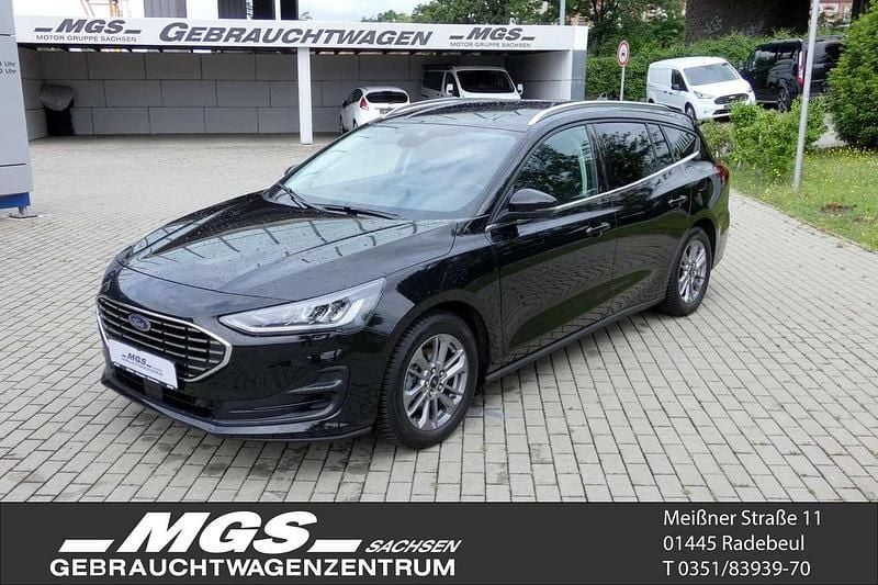 Obsidianschwarz metallic Gebraucht 2024 Ford Focus Titanium Kombi | 21.950 € (Fairer Preis) - Bild 1/4