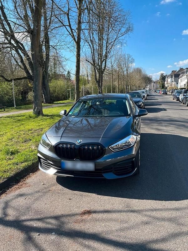 Gebraucht BMW 116 Advantage 116 PS (85 kW) 2020 Grau Kleinwagen