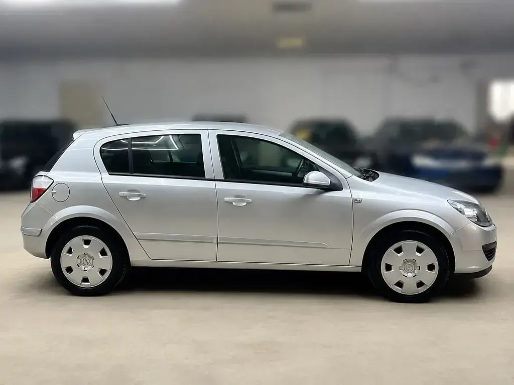 Gebraucht Opel Astra Edition 90 PS (66 kW) 2006 Silber Limousine