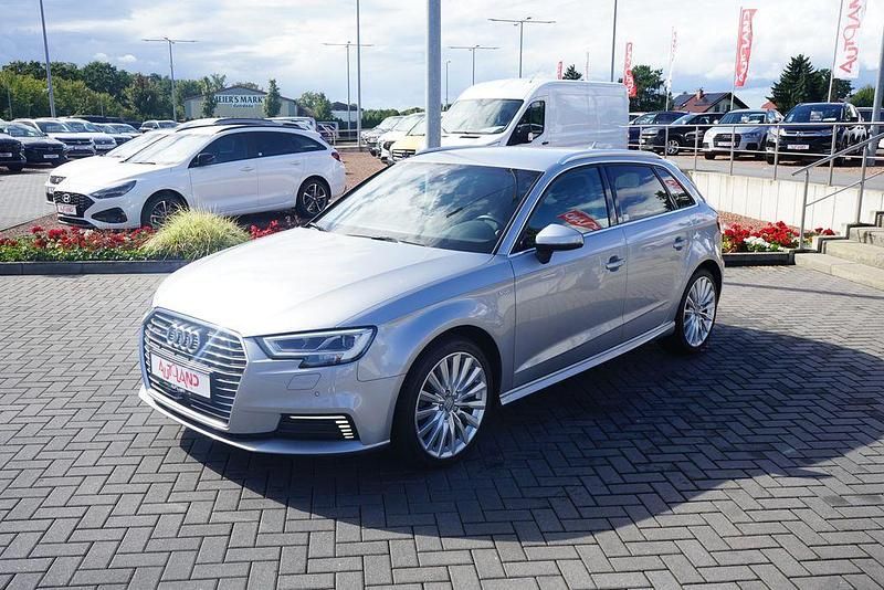 Silber Gebraucht 2018 Audi A3 e-tron Ambiente Kleinwagen | 18.950 € (Guter Preis) - Bild 1/4
