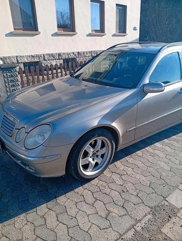 Gebraucht 2024 Mercedes E220 Kombi | 2.700 € - Bild 1/4