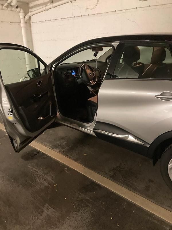 Gebraucht Renault Captur Elysee 120 PS (88 kW) 2016 Silber SUV