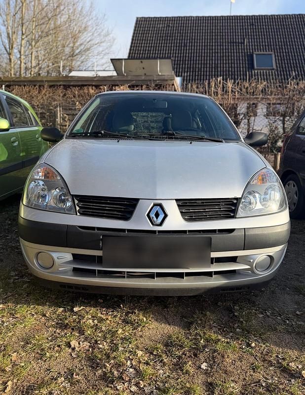 Gebraucht Renault Clio II 75 PS (55 kW) 2005 Silber Kleinwagen