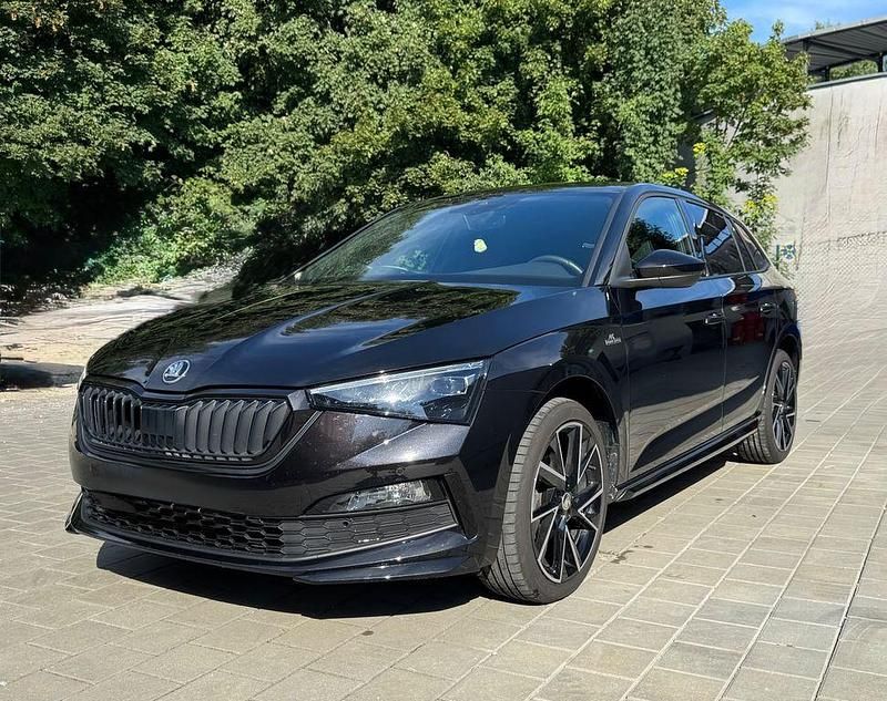 Schwarz Gebraucht 2023 Skoda Scala Monte Carlo Kleinwagen | 25.500 € (Etwas zu teuer) - Bild 1/4