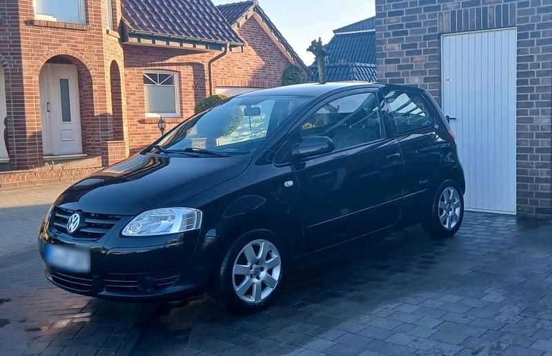 Gebraucht VW Fox 75 PS (55 kW) 2009 Schwarz Kleinwagen