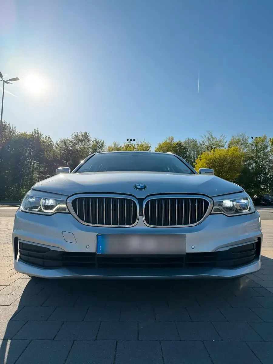 Gebraucht BMW 520 190 PS (139 kW) 2018 Grau Kombi