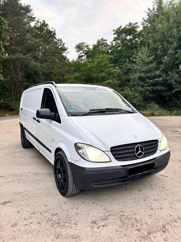 Weiß Gebraucht 2010 Mercedes Vito Van / Kleinbus | 6.400 € (Superpreis) - Bild 1/4