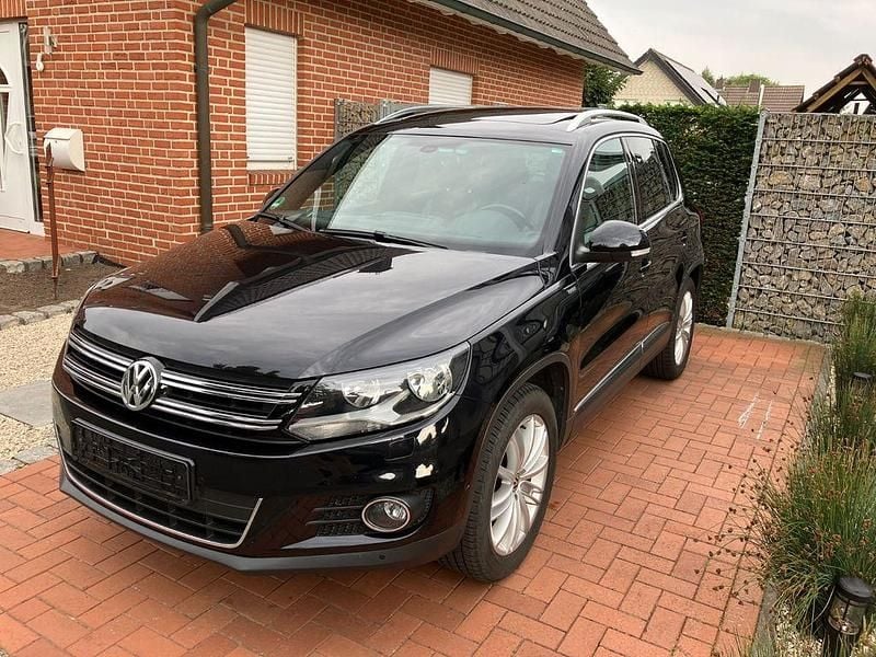Schwarz Gebraucht 2013 VW Tiguan Life SUV | 15.450 € (Etwas zu teuer) - Bild 1/4