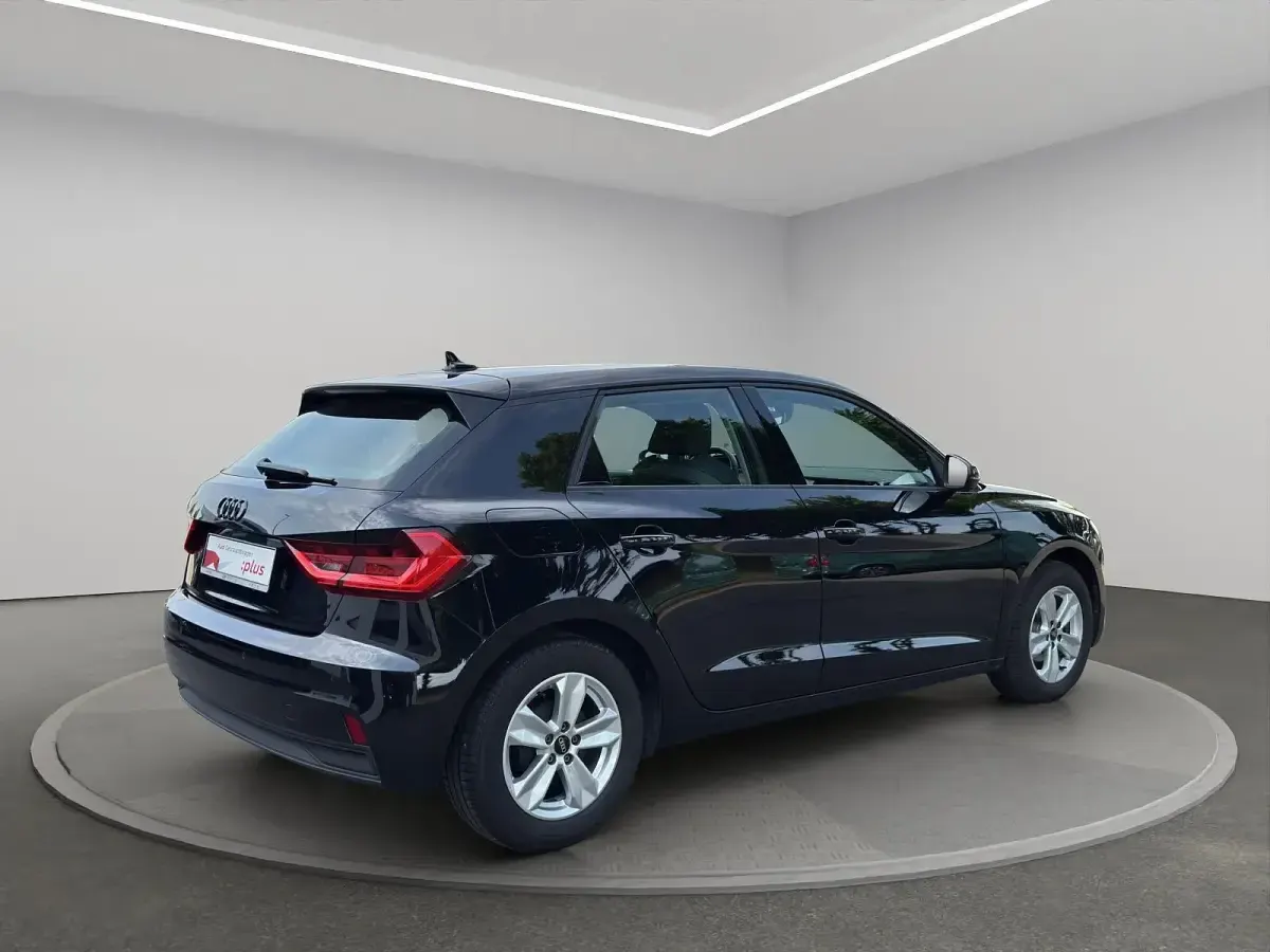 Gebraucht Audi A1 Sportback Ambiente 95 PS (69 kW) 2021 Mythosschwarz metallic Kleinwagen