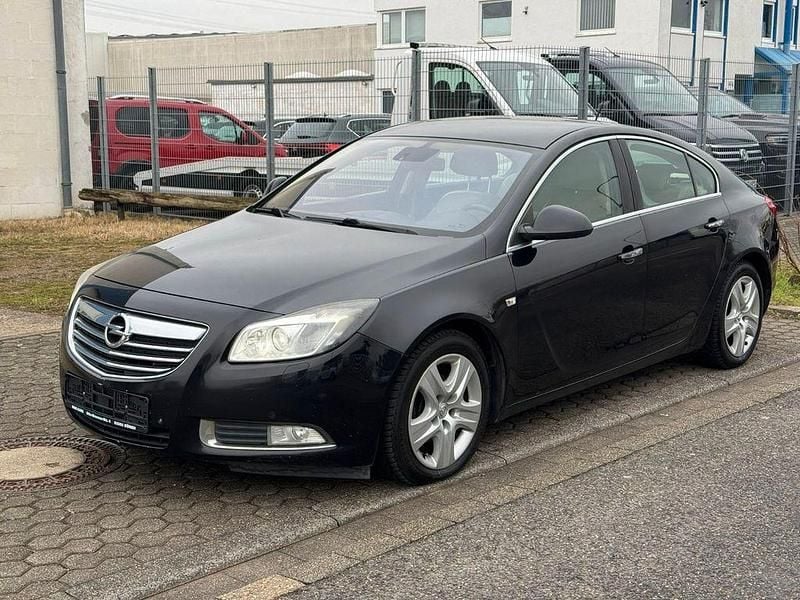 Gebraucht Opel Insignia Cosmo 160 PS (117 kW) 2009 Schwarz Limousine