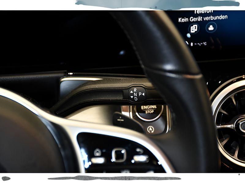 Gebraucht Mercedes GLB200 163 PS (119 kW) 2021 Grau SUV