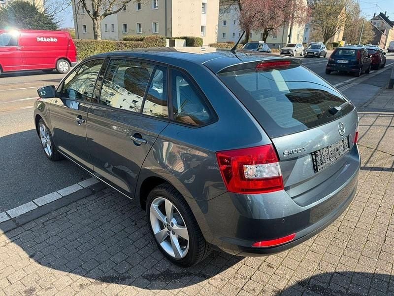Gebraucht Skoda Rapid Ambition 86 PS (63 kW) 2014 Grau Kleinwagen