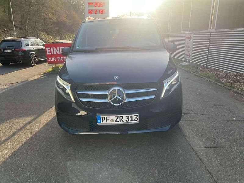 Gebraucht Mercedes V220 163 PS (119 kW) 2020 Cavansitblau metallic Van / Kleinbus