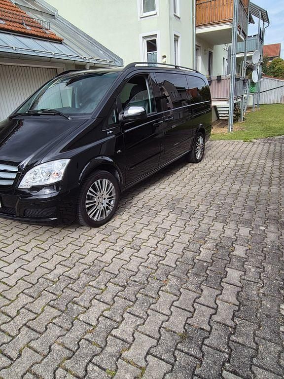 Schwarz Gebraucht 2012 Mercedes Viano Van / Kleinbus | 20.100 € (Fairer Preis) - Bild 1/4