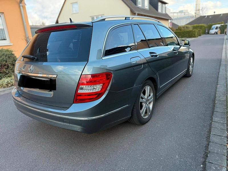 Gebraucht Mercedes C200 136 PS (100 kW) 2011 Kombi