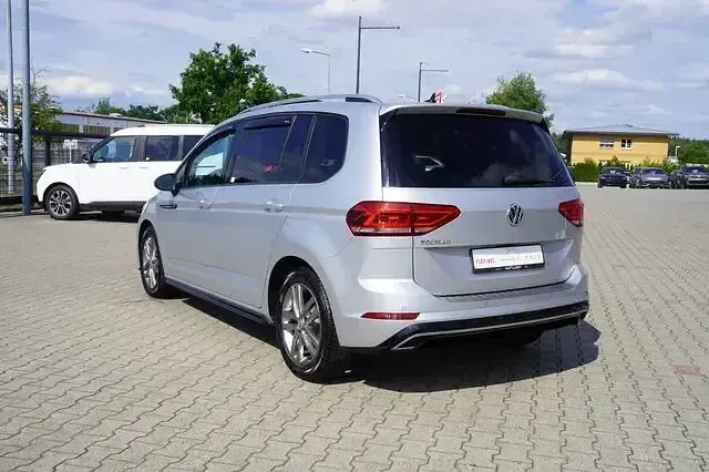 Gebraucht VW Touran R-line 150 PS (110 kW) 2019 Reflexsilbermet Van / Kleinbus
