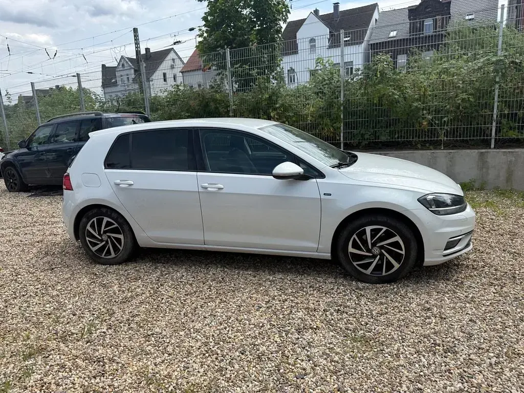 Gebraucht VW Golf VII Join 116 PS (85 kW) 2019 Weiß Limousine