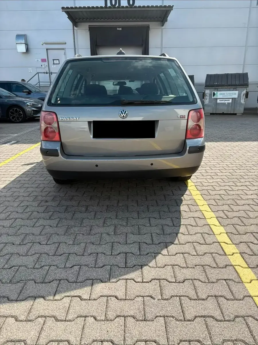 Gebraucht VW Passat 13 PS (9 kW) 2003 Silber Limousine