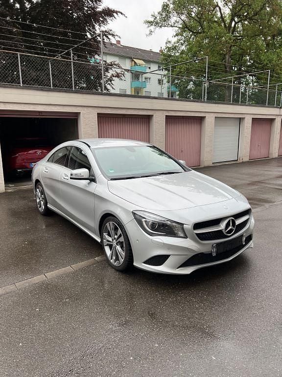 Silber Gebraucht 2014 Mercedes CLA200 Limousine | 16.200 € (Guter Preis) - Bild 1/4