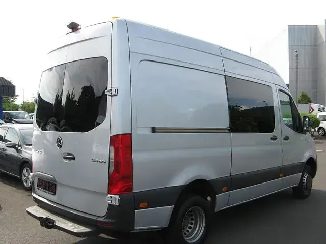 Gebraucht Mercedes Sprinter 163 PS (119 kW) 2020 Silber Van