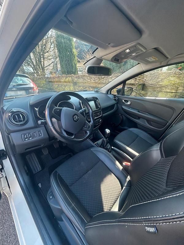 Gebraucht Renault Clio IV Intens 90 PS (66 kW) 2018 Beige Kleinwagen