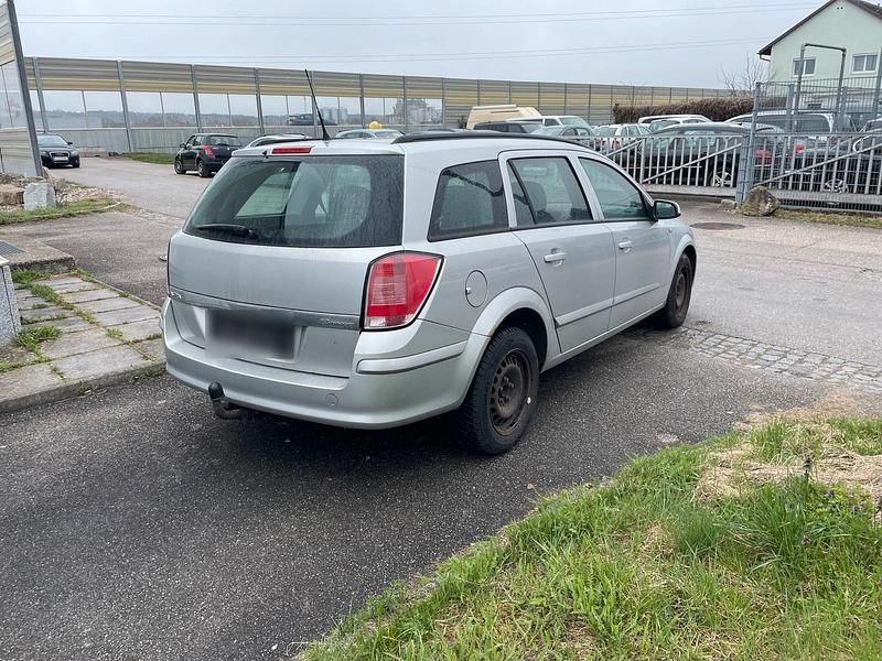 Gebraucht Opel Astra 105 PS (77 kW) 2007 Silber Kombi