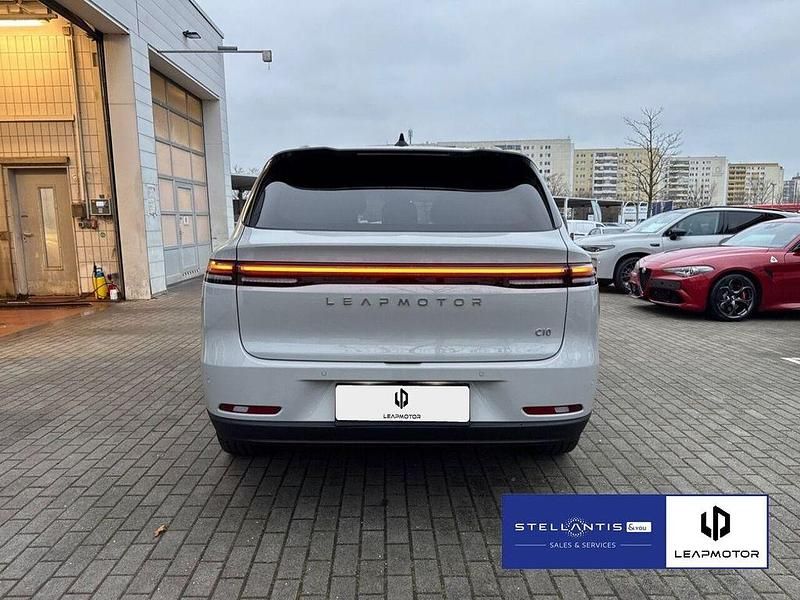 Neu Leapmotor C10 160 kW (218 PS) 2025 Grau SUV