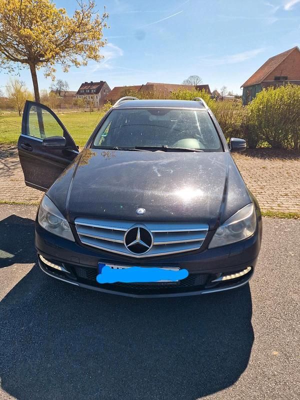 Gebraucht Mercedes C220 170 PS (125 kW) 2011 Schwarz Kombi