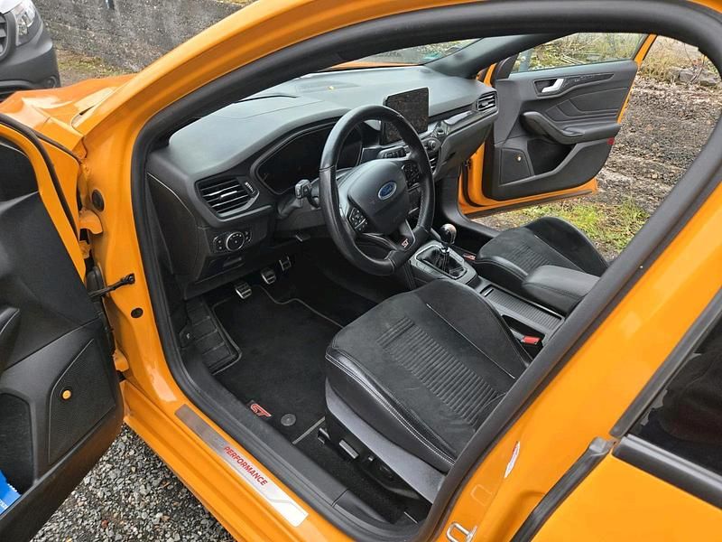 Gebraucht Ford Focus ST 280 PS (205 kW) 2018 Orange Limousine