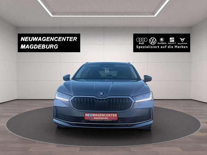 Gebraucht Skoda Superb Selection 193 PS (141 kW) 2025 Graphitegrau metallic Kombi