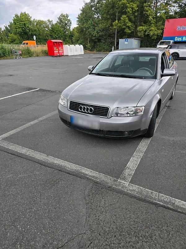 Grau Gebraucht 2002 Audi A4 Limousine | 1.150 € (Superpreis) - Bild 1/4