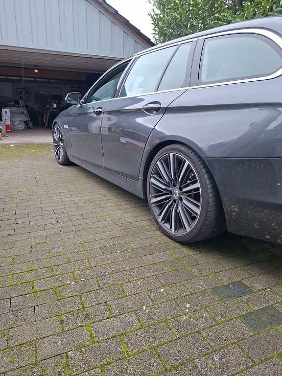 Gebraucht BMW 530 Performance 258 PS (189 kW) 2013 Grau Kombi