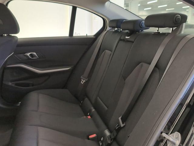 Gebraucht BMW 320 190 PS (139 kW) 2023 Black sapphire metallic Limousine