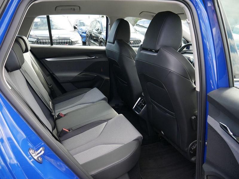 Gebraucht Skoda Enyaq iV Loft 108 kW (148 PS) 2023 Blau SUV