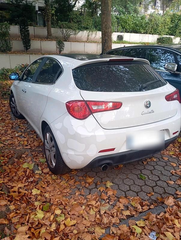 Gebraucht Alfa Romeo Giulietta 105 PS (77 kW) 2011 Weiß Kleinwagen