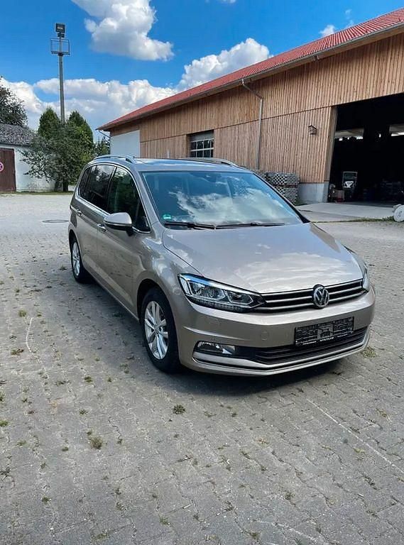 Gebraucht VW Touran Highline 190 PS (139 kW) 2017 Beige Van / Kleinbus