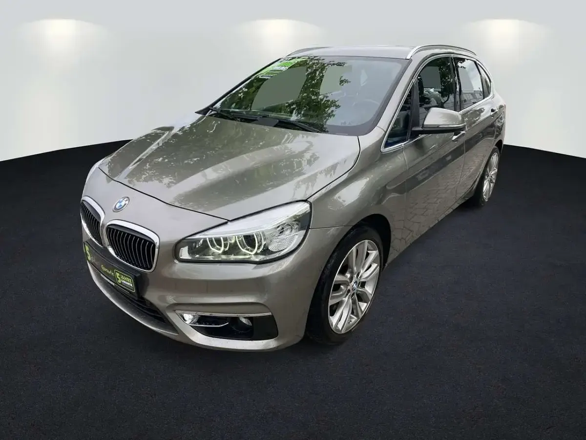 Gebraucht BMW 220 Active Tourer Luxury Line 192 PS (141 kW) 2014 Silber Van / Kleinbus