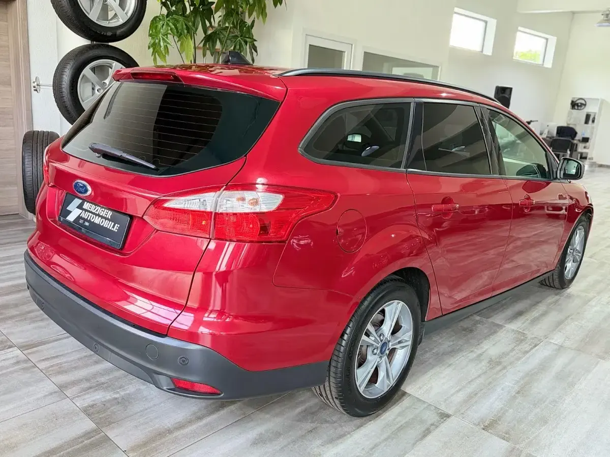 Gebraucht Ford Focus SYNC Edition 125 PS (91 kW) 2014 Rot Kombi