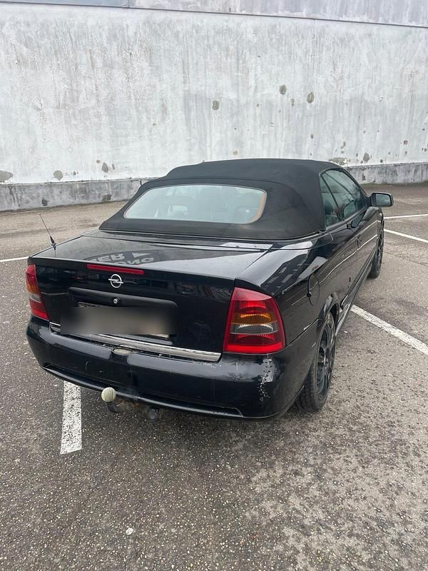 Gebraucht Opel Astra Cabriolet 100 PS (73 kW) 2001 Schwarz Cabrio