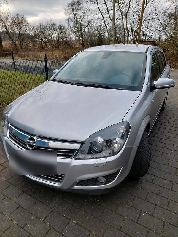Gebraucht Opel Astra 110 PS (80 kW) 2009 Silber Limousine