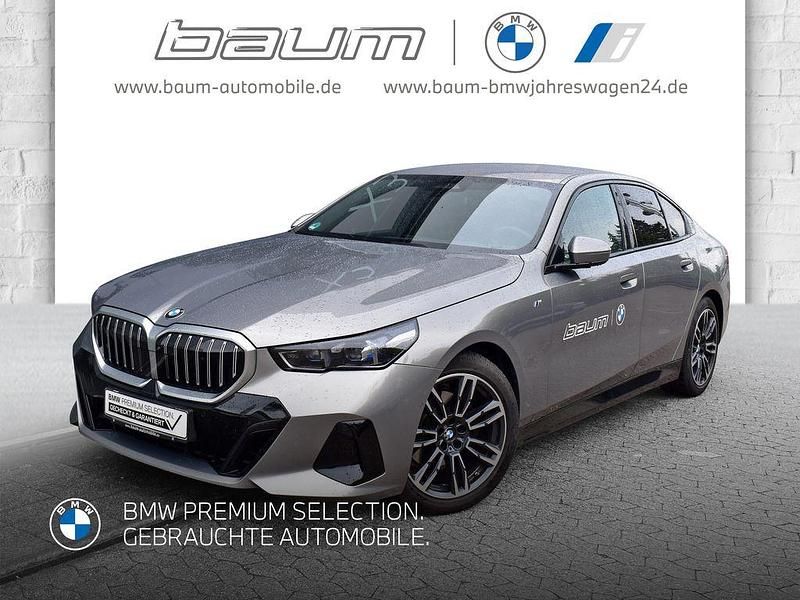 Oxidgrau Gebraucht 2023 BMW 520 M Sport Limousine | 46.900 € - Bild 1/4