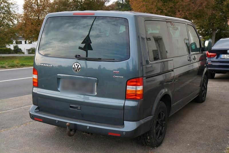 Gebraucht VW Caravelle 178 PS (130 kW) 2005 Van