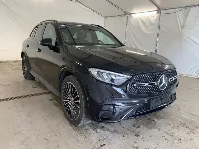 Gebraucht Mercedes GLC300 AMG 292 PS (214 kW) 2025 Obsidianschwarz  metalliclack (metallic) SUV